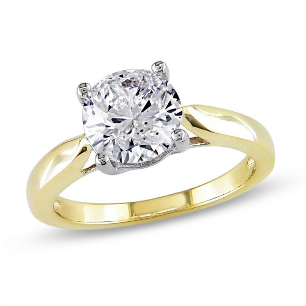 Fine jewelry photographed for ArubaJewelers.com